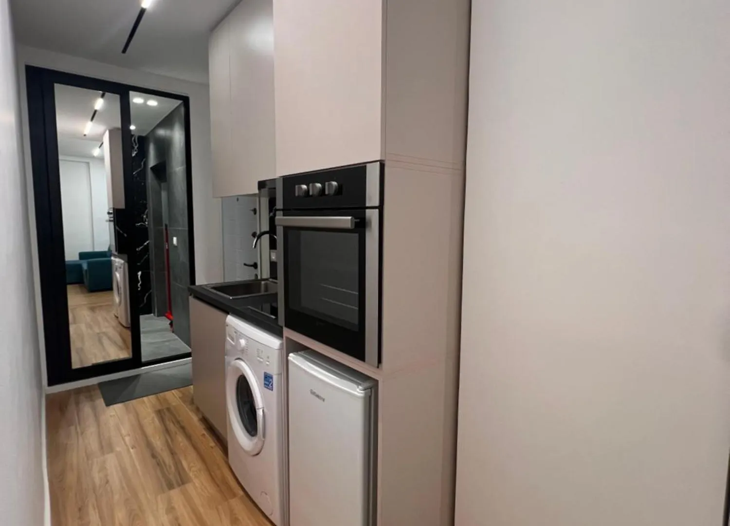 Mery Apartments City Center 地拉那