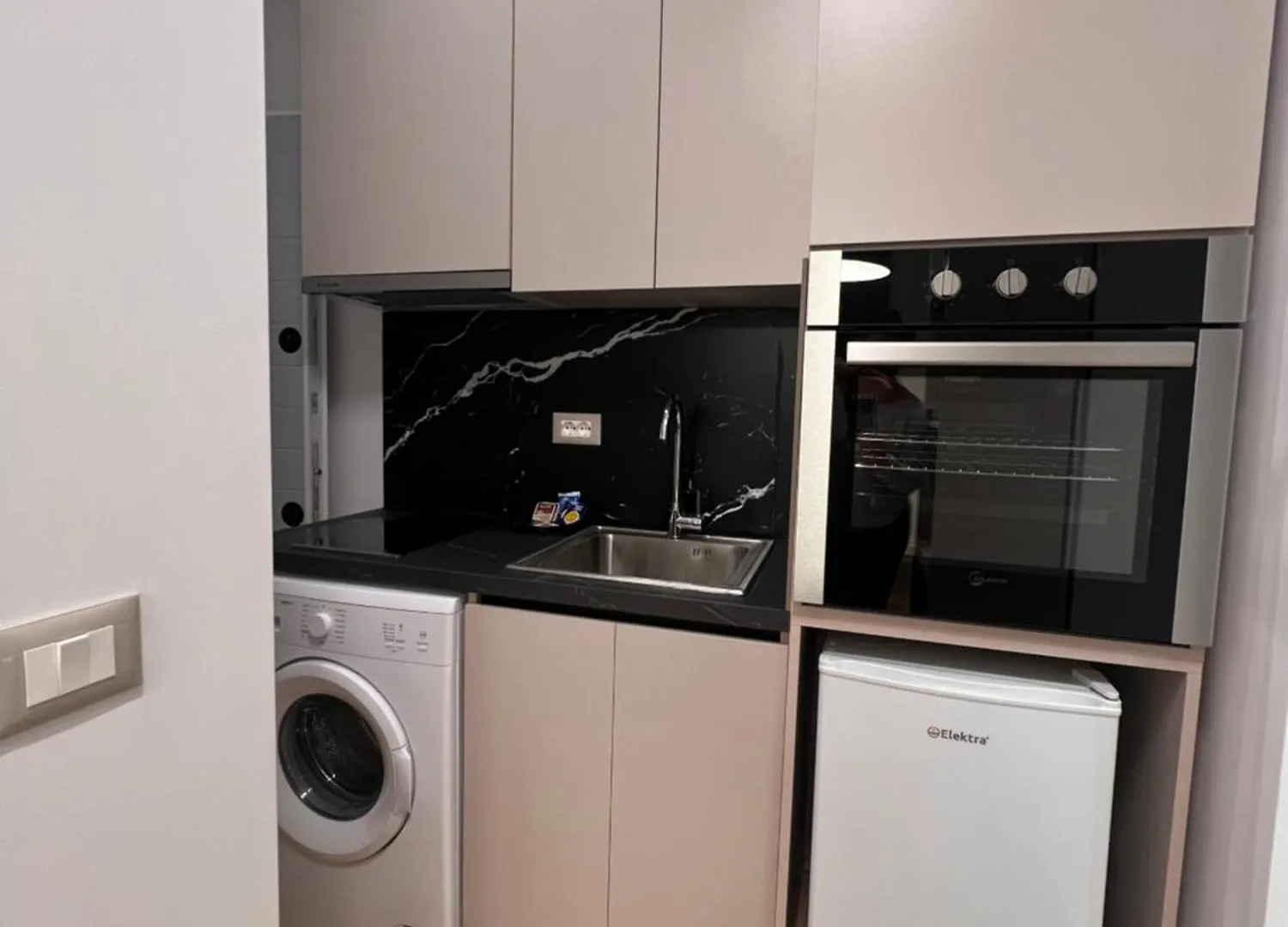Mery Apartments City Center 地拉那 0*,  阿尔巴尼亚